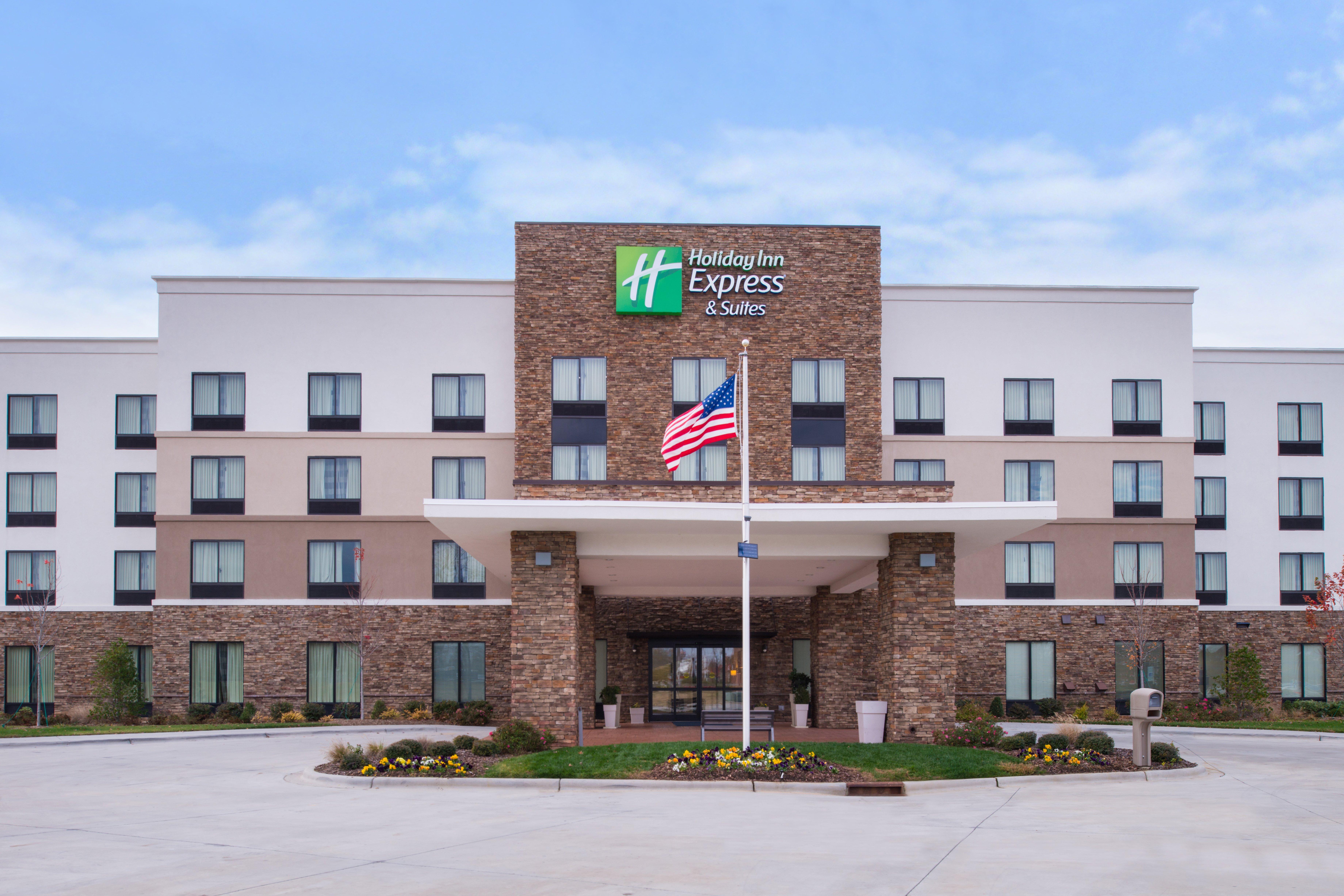 Holiday Inn Express & Suites Monroe, An Ihg Hotel Exterior photo